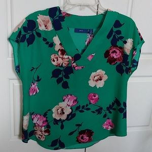 🎈3/$15 NWT floral cap sleeve blouse petite small